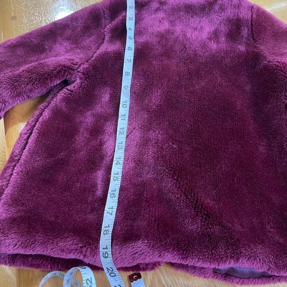 Children’s Place fuzzy burgundy winter jacket 24 months - Picture 5 of 7